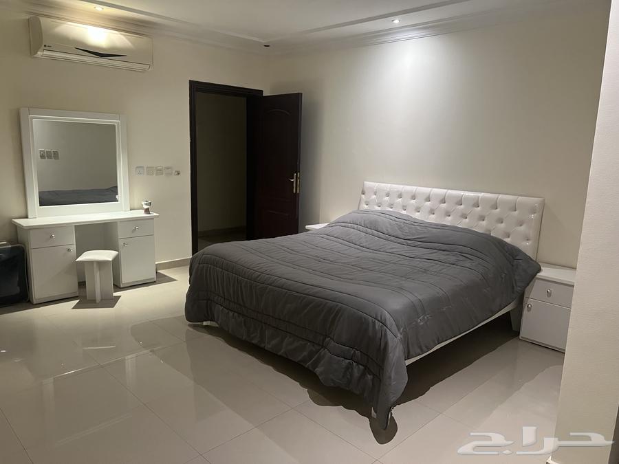 اثاث شبه جديد تلفزيون و كنب صاله و سريرين للبيع64490413271682113