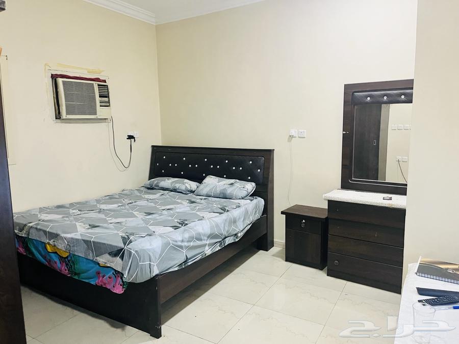 Complete bedroom set with bed, mattress, dressing table, and wardrobe64493286654594113