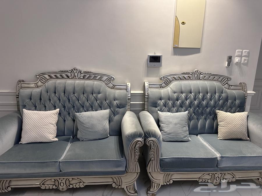 كنب نظيف وطاولة طعام بدولاب64488449547011114