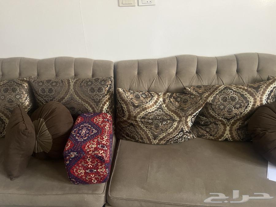 كنب 6 قطع و7 الزاويه لون بني معا المخدات حقته وكل شي64490276060930111