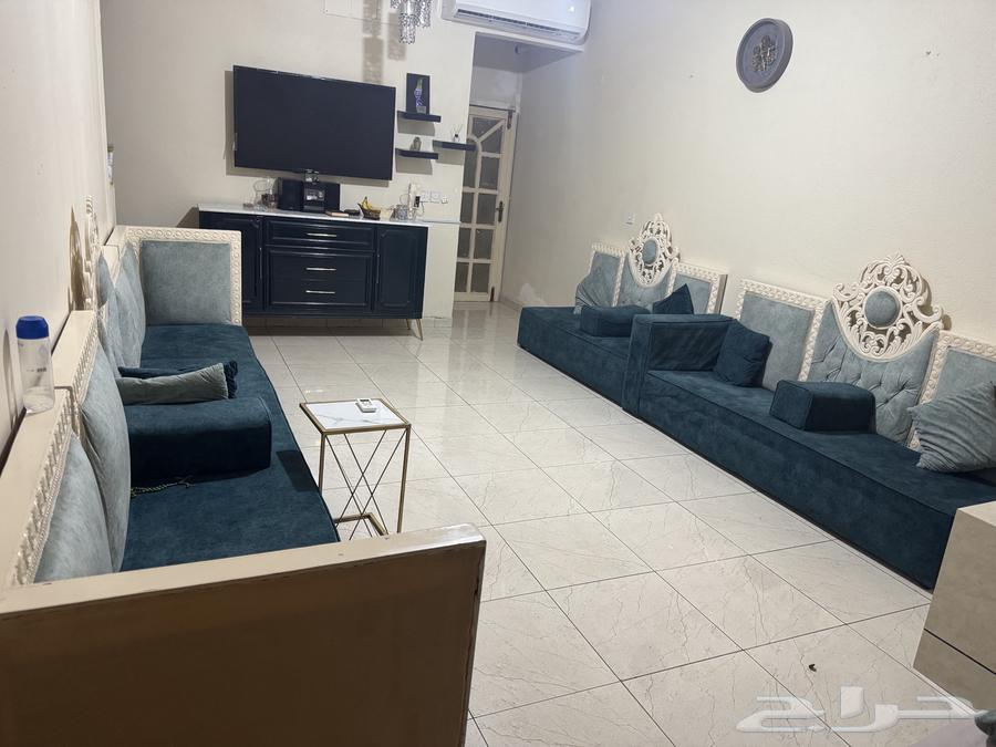 كنب مجلس نظيف للبيع64491768598785110