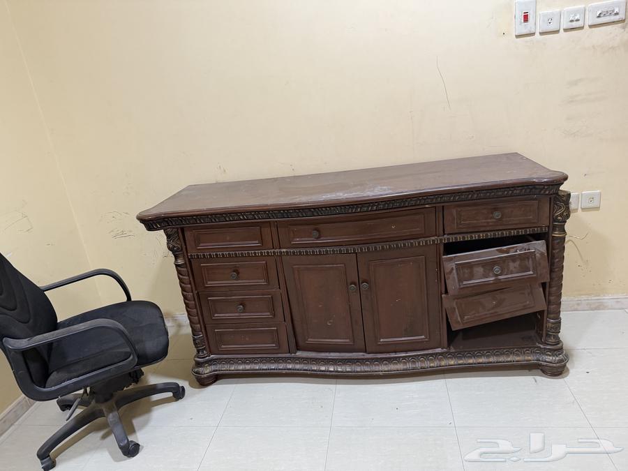 Table and sofas for sale64487332908674110