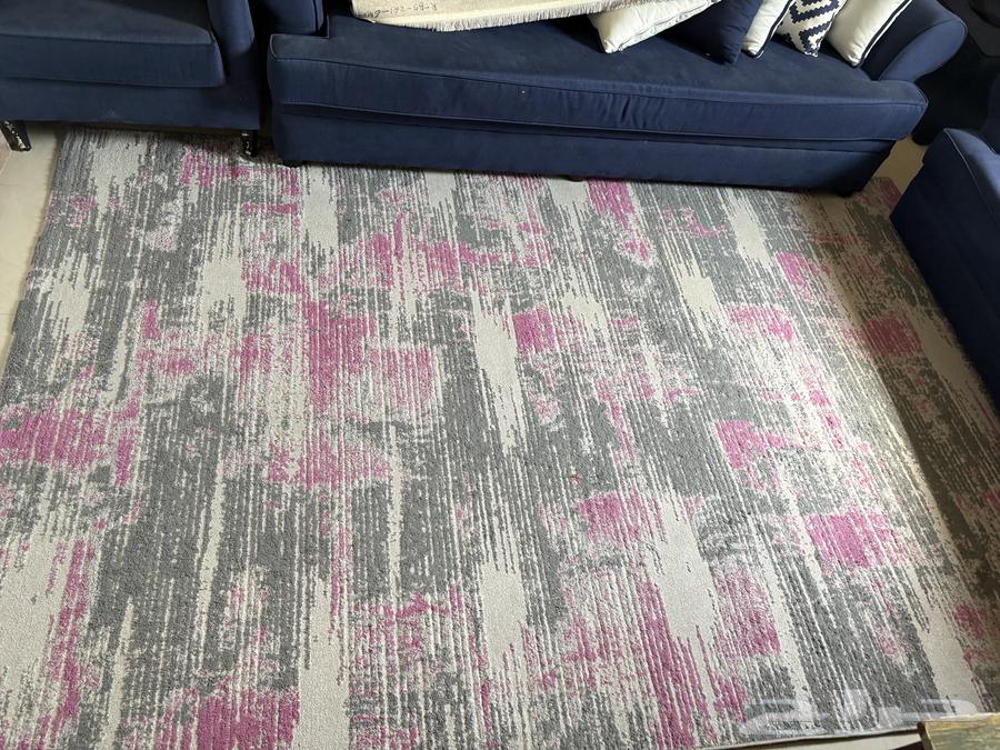 Turkish carpet 2 3 and a normal LG screen64491143372291113