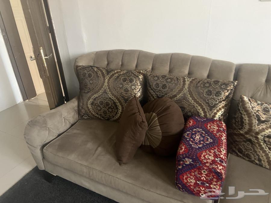 كنب 6 قطع و7 الزاويه لون بني معا المخدات حقته وكل شي64490276060930110