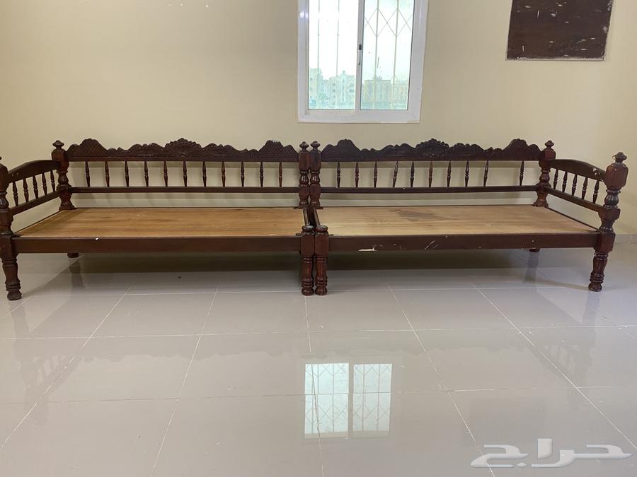 سراير خشب اصلي فوي جدا للبيع مع مكتبة فخمة جدا64487663808643110