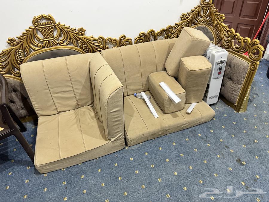 Small sofa64492880926082111