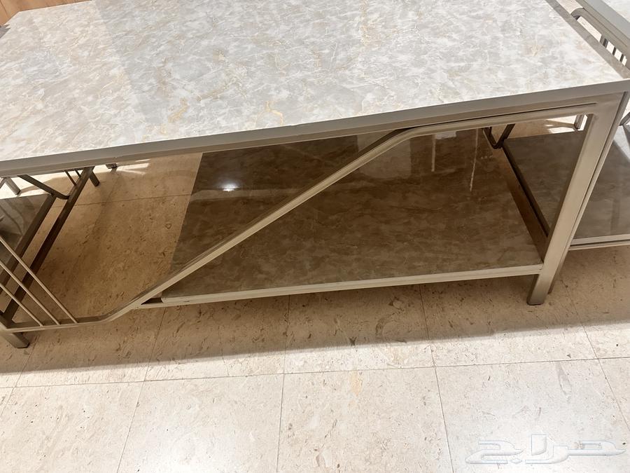 طاوله قهوه ومعها اربع هخمه طقم وخام وحديد جديده64493586814083111