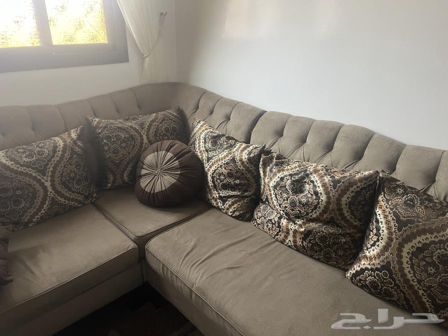 كنب 6 قطع و7 الزاويه لون بني معا المخدات حقته وكل شي64490276060930112