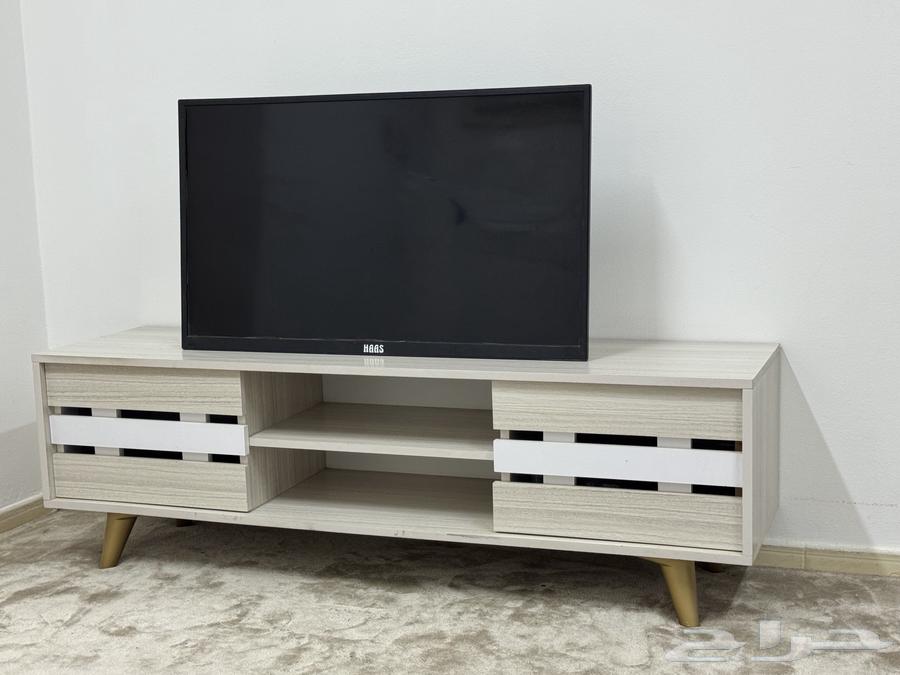 Screen and table64487232766722111