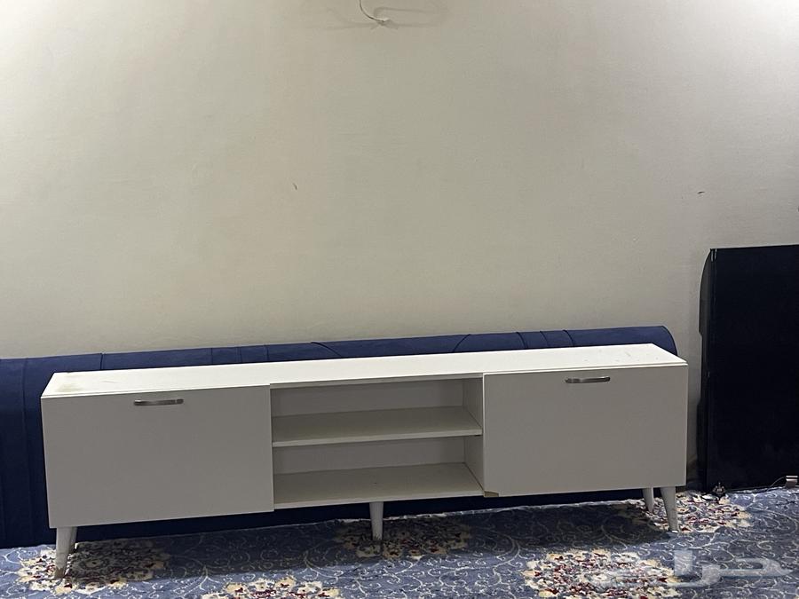 طاوله وتلفزيون64492053974401110