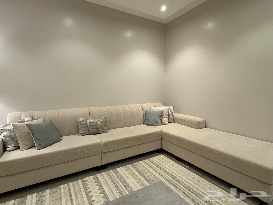 L-shaped sofa64492094482307113