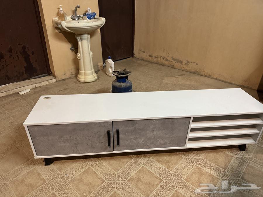 Television table64489572852611110