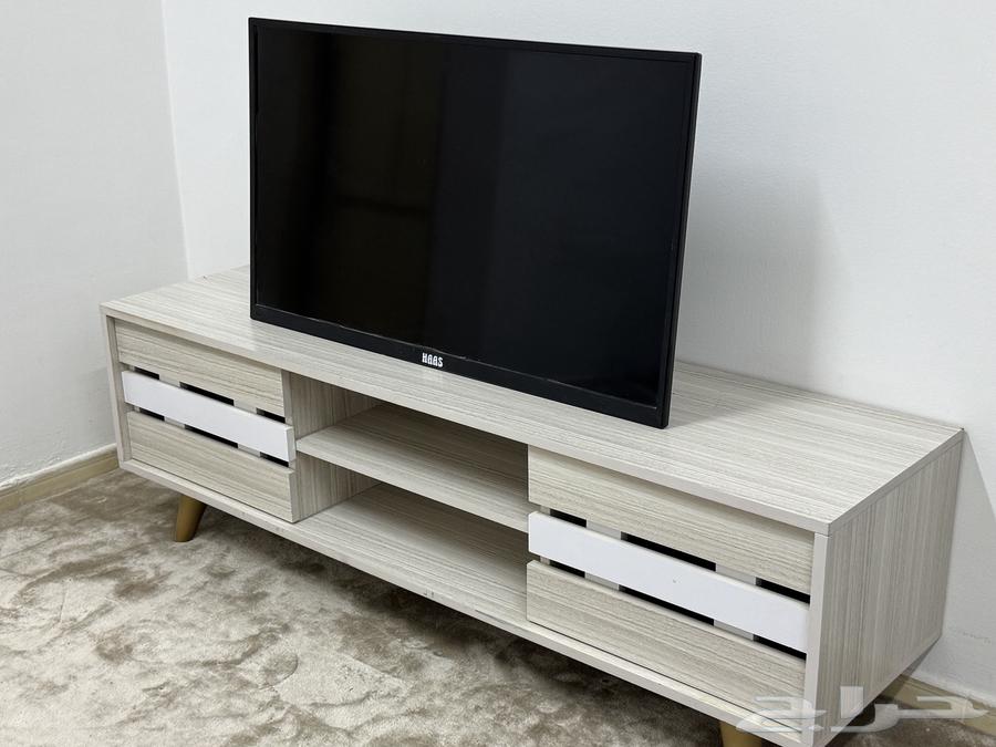 Screen and table64487232766722110