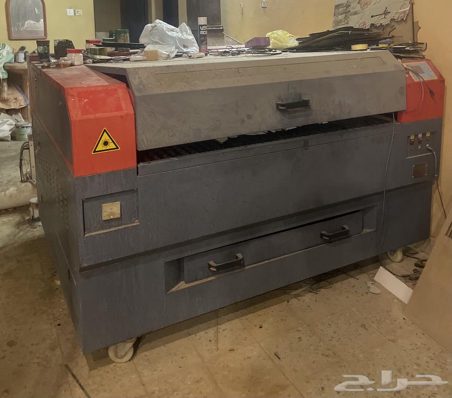 مشروع للبيع مكينة ليزر مقاس 90 في 120 مع مهندس اندنوسي64493559538689111