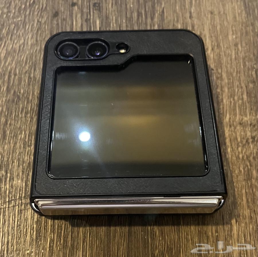 للبيع جوال سامسونج 5 Z Filpذاكرة256 رام 864490358262147112