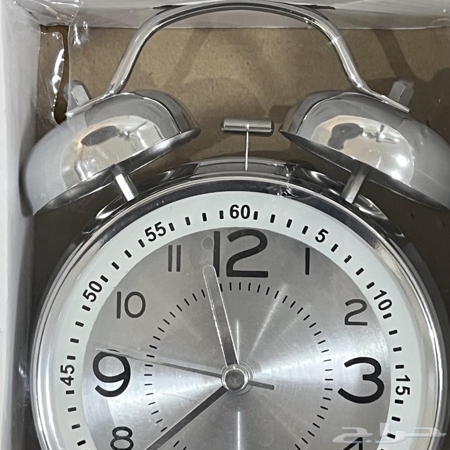 Luxurious clock to complement the decor64492013586434112