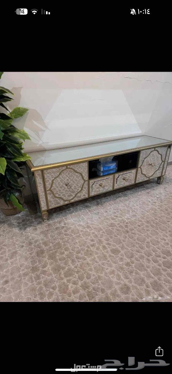 طاولة تلفزيون فاخرة بطراز حديث وديكور مميز64492961462657112