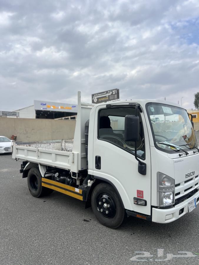 قلاب اسوزو 2015 سعودي باخشب مكيف وكاله ( مخزن )64668840830339112