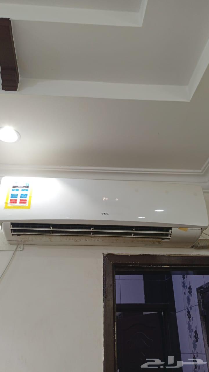 24-unit split air conditioner, almost new, excellent condition with remote, never been to a workshop64491225219841110