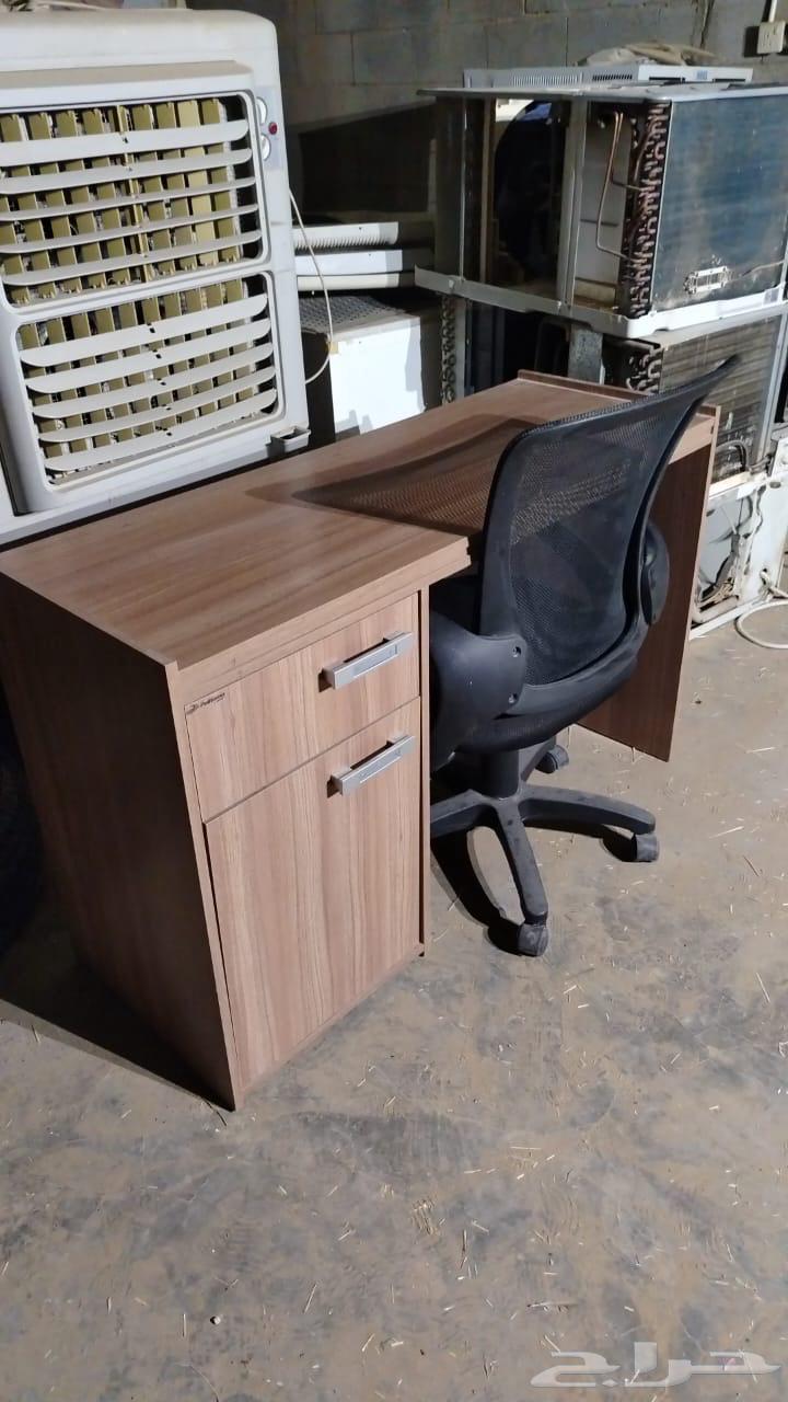 مكتب وكرسي للبيع64487512465410110