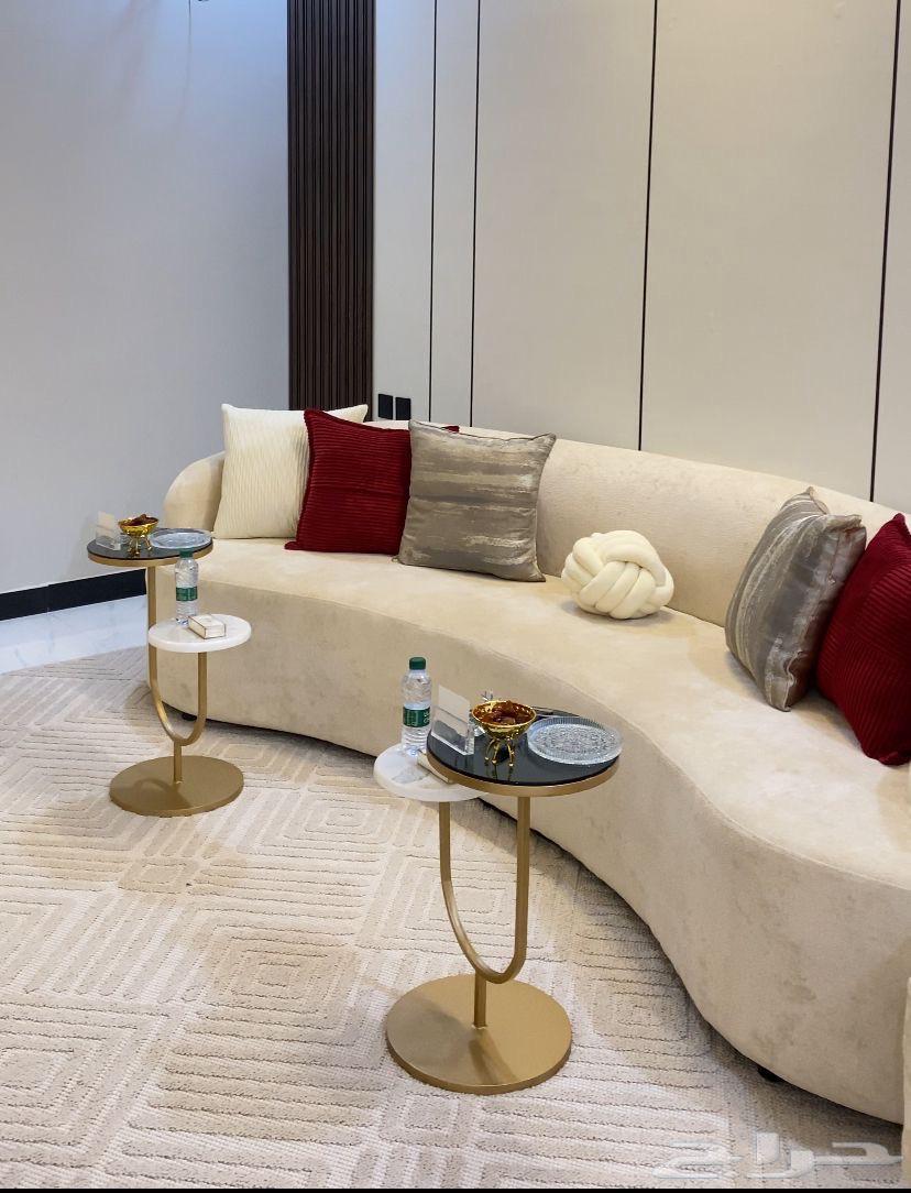 New and clean guest tables64486799402499111