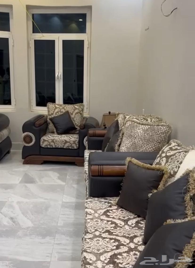 كنب تركي اصلي مكون من 6 قطع   طاوله و 6كراسي خشب تركي64488796594945113