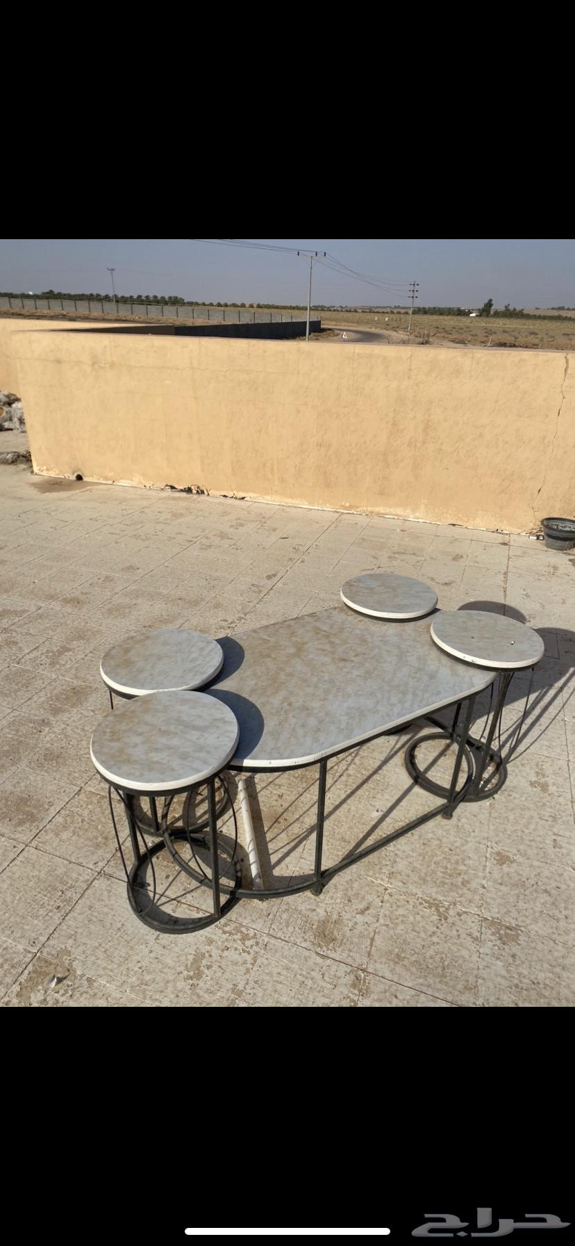 Sofa furniture, one large table and four small ones64492717824258110