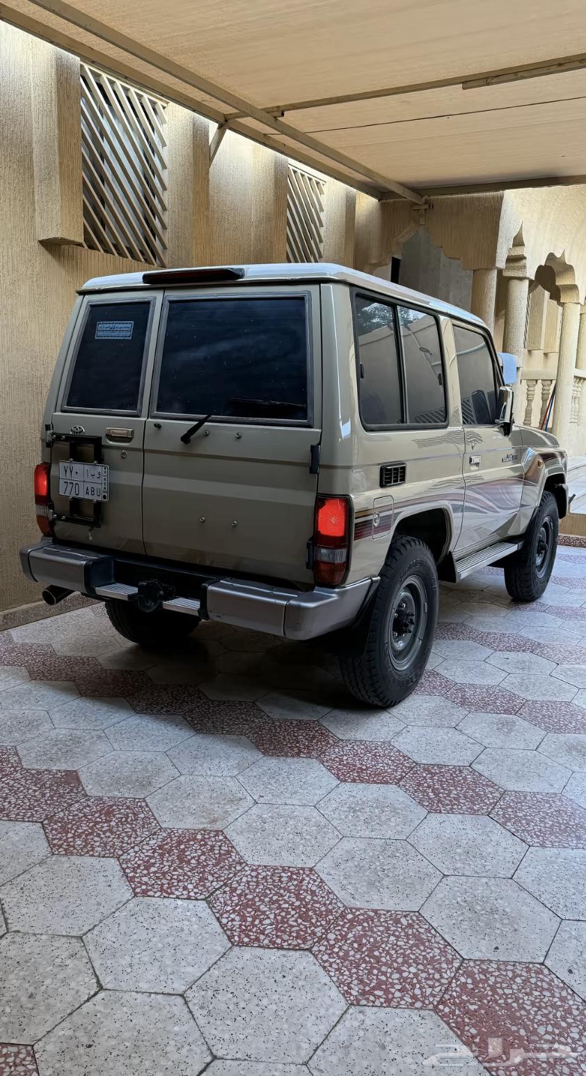 مطلوب ربع64666810205825111