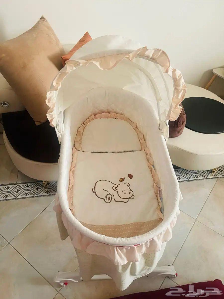 سرير مواليد جنيور من سنتر بوينت نضيف جدا64490509738370112