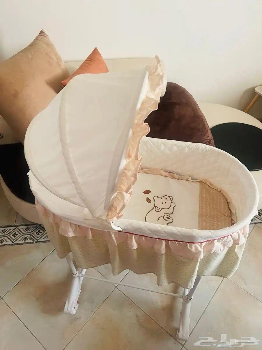 سرير مواليد جنيور من سنتر بوينت نضيف جدا64490509738370110