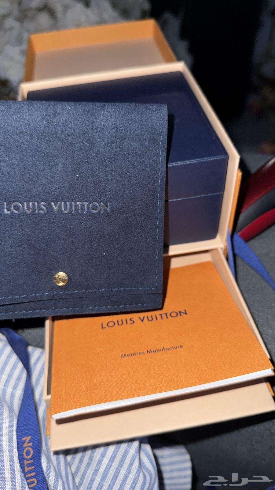 ساورة Lv مع جميع ملحقاتها وفاتورتها موجوده64494827434883113