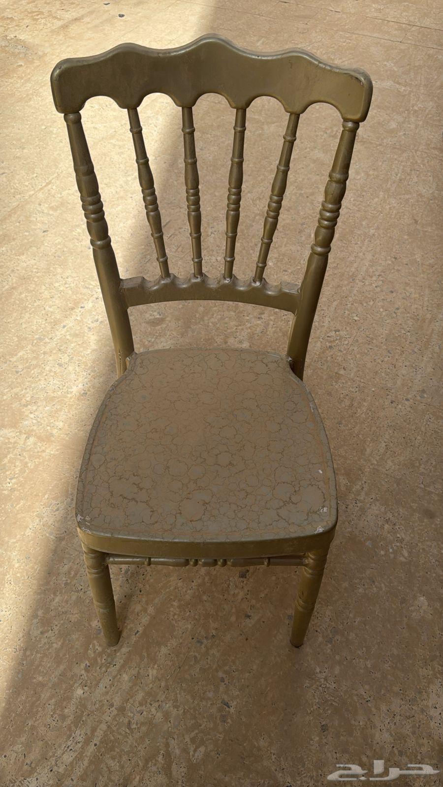 400 كرسي حفلات لون دهبي للبيع سعر 60 ريال للكرسي64490096097537110