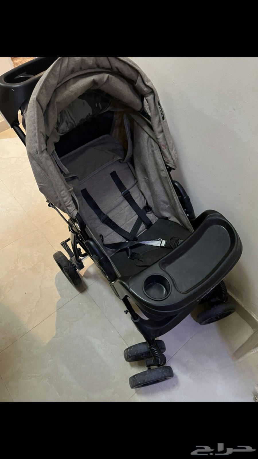 عربة أطفال نظيفة جدا  وسليمة للبيع64506492591875110