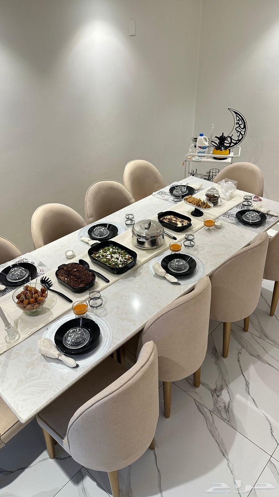 Dining table with 12 chairs64419481602177114