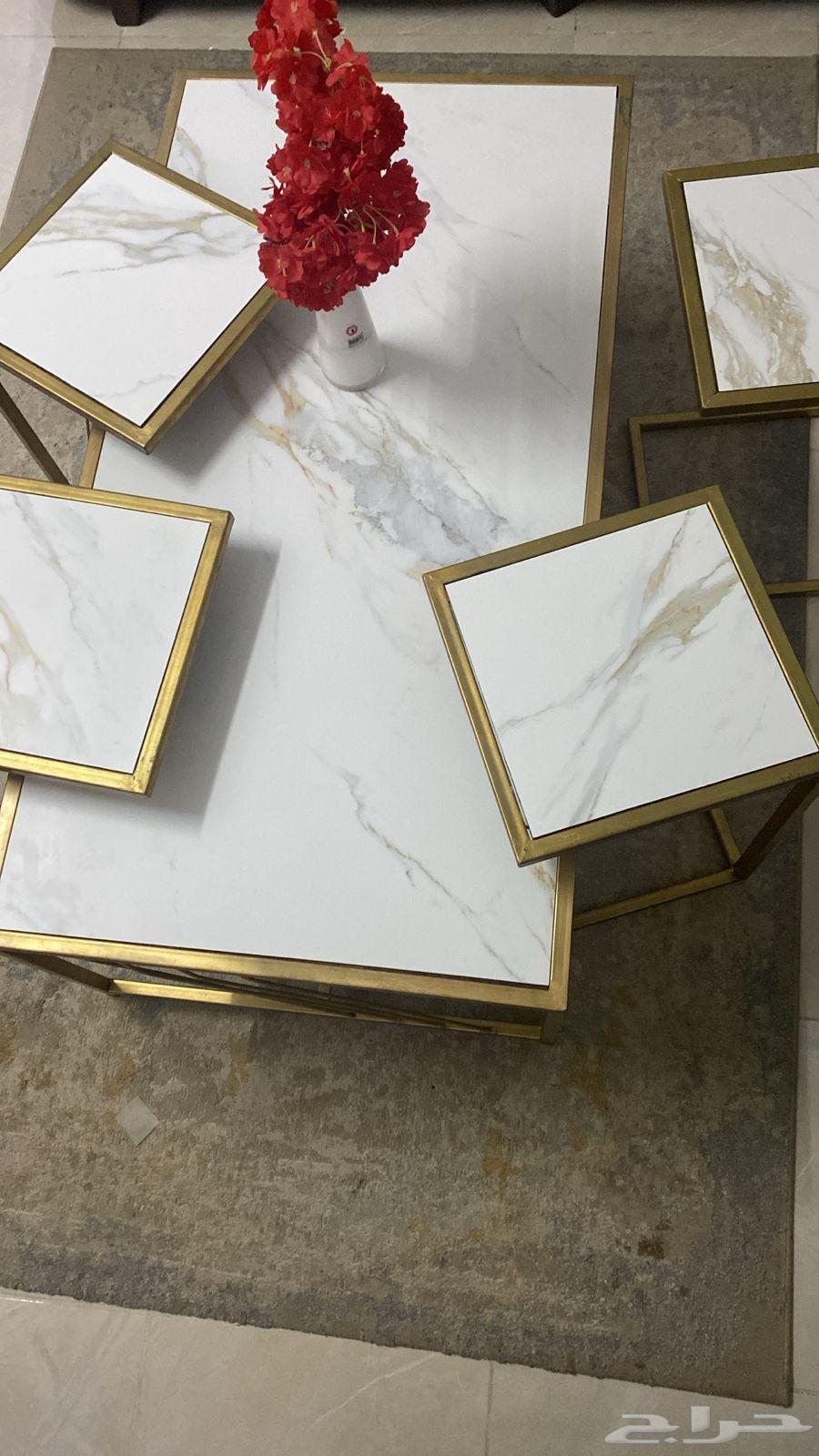 طاولة للبيع64491809527681110