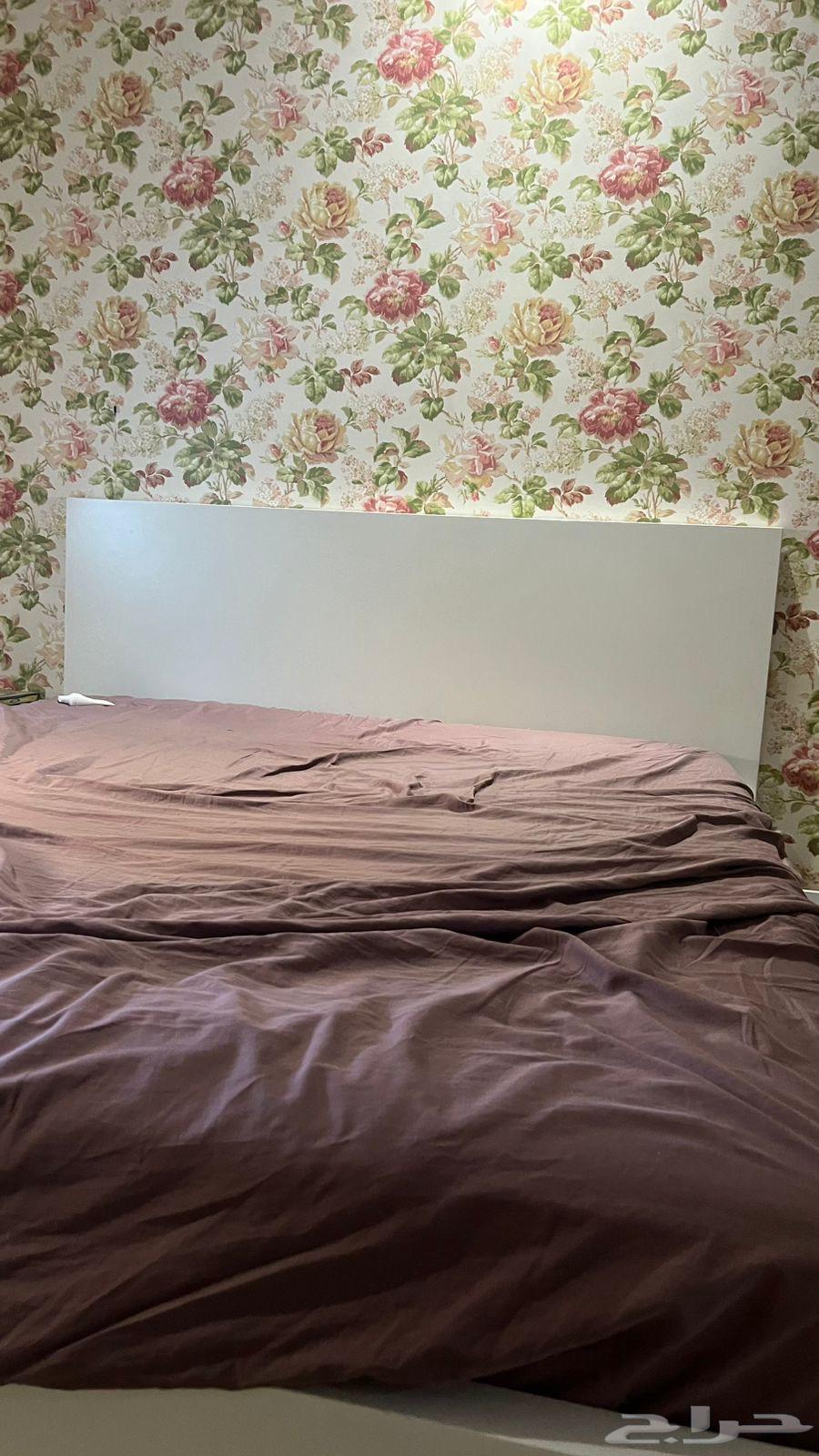 للبيع سرير مع مرتبة من إيكيا64492474383617110