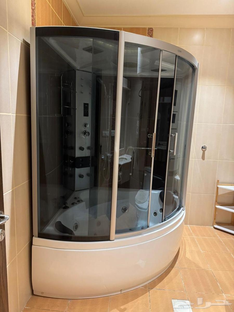 Bath Jacuzzi and steam64491700457218110