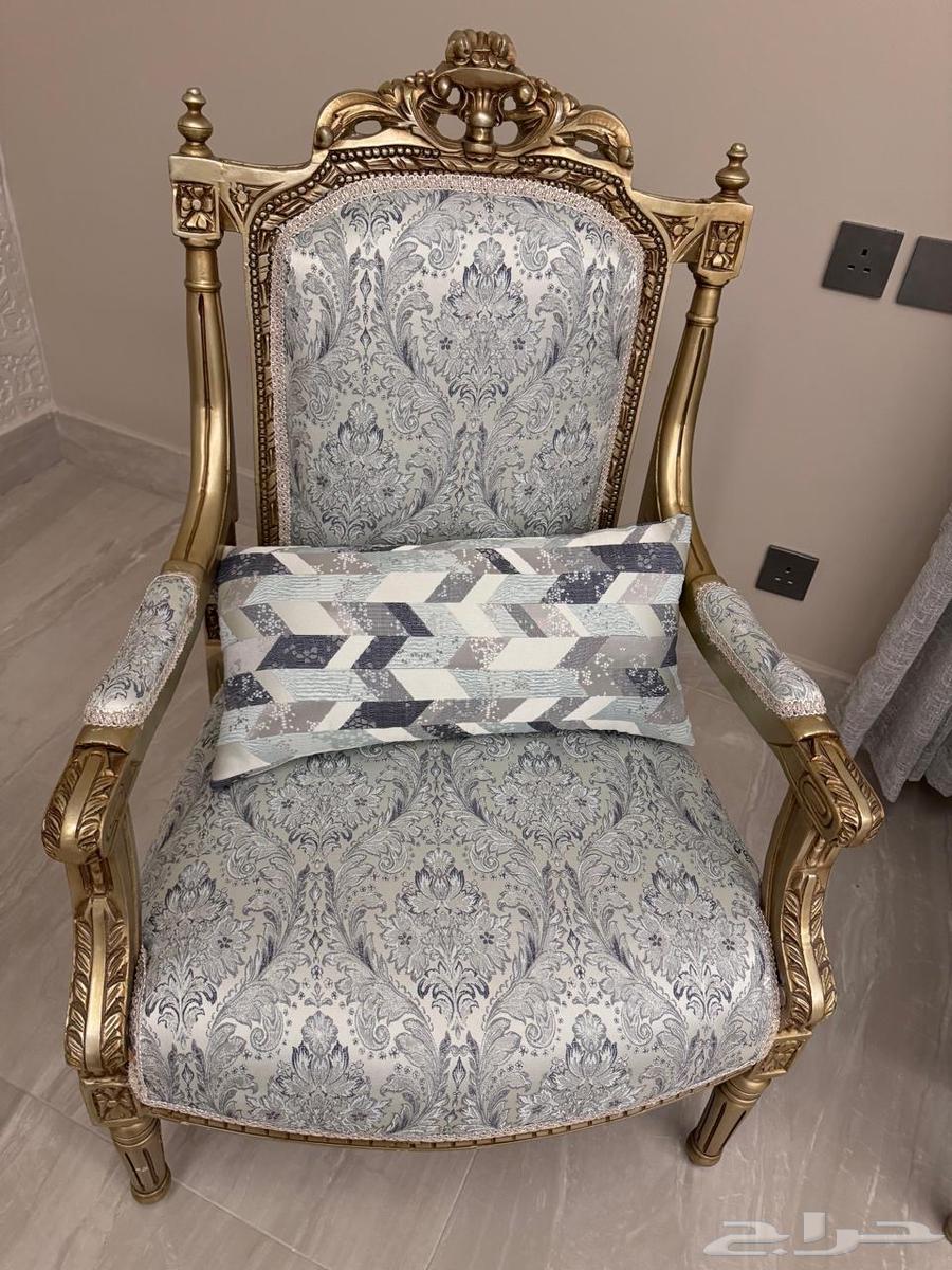 Clean and new sofa, I swear it hasn't been four months yet64491877785602110