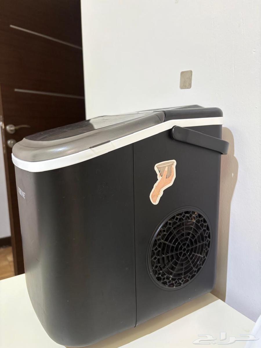 Slightly used ice machine64490440787074112