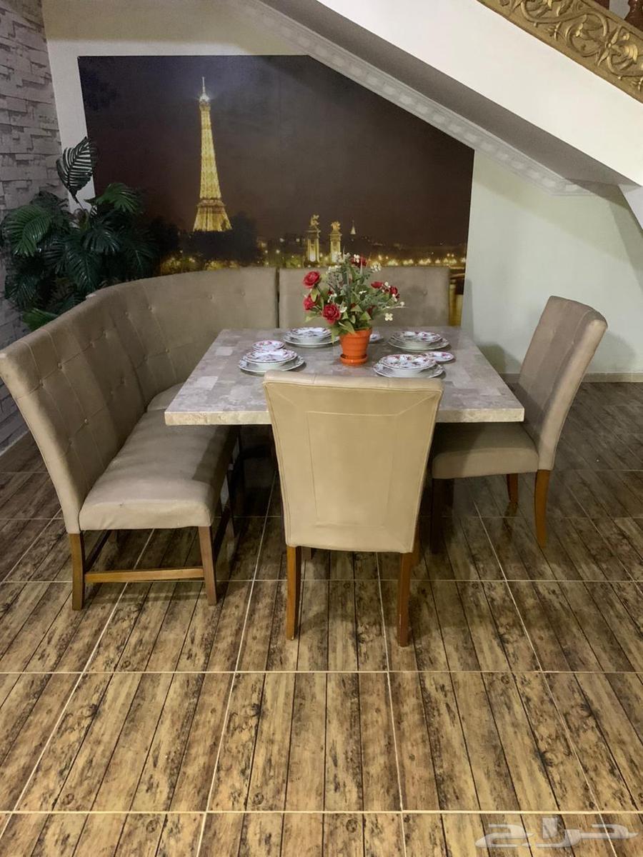 Dining table64493676352771110