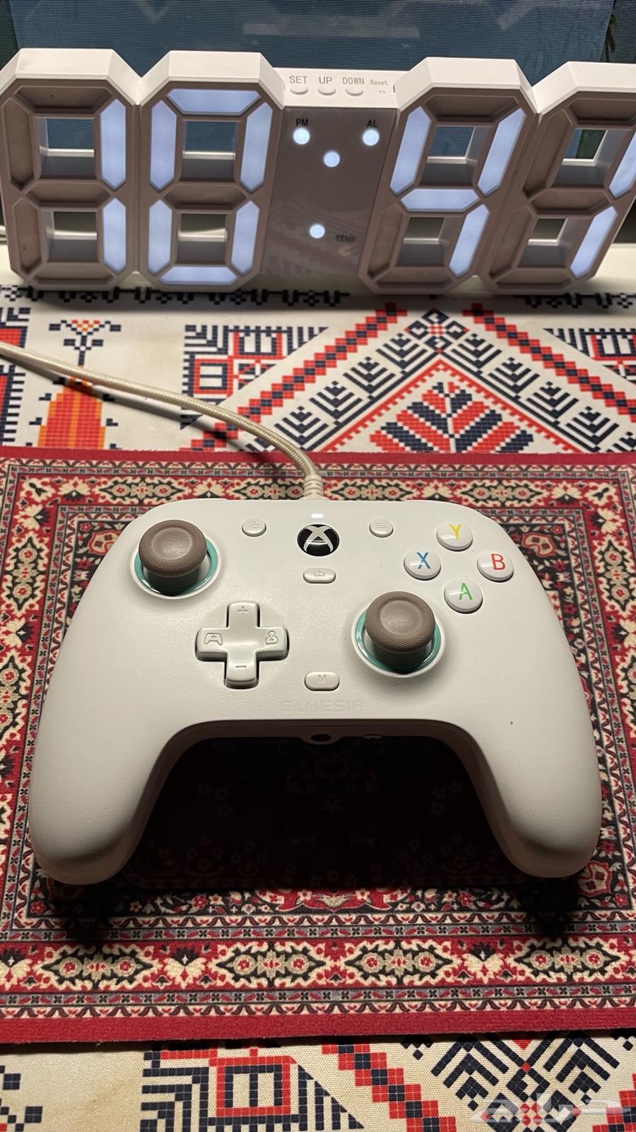 Complete setup without chair with Xbox, table and setup accessories64502460316929113