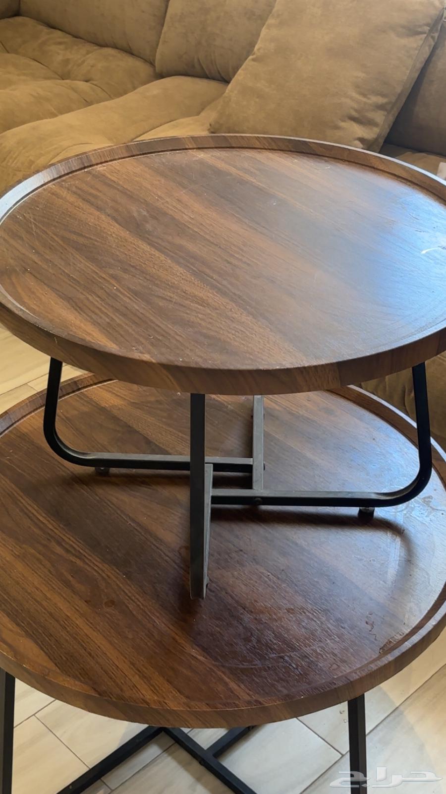 Connor Coffee in very good condition, two coffee tables, dining table64499717251458112