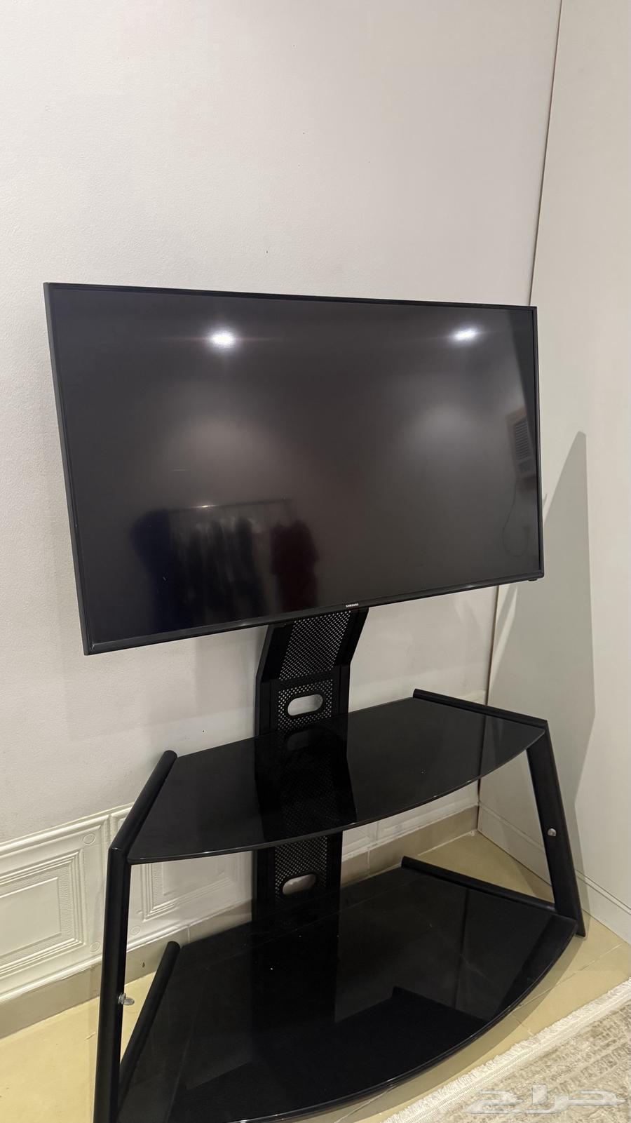 طاولة شاشة للبيع64496023189761110