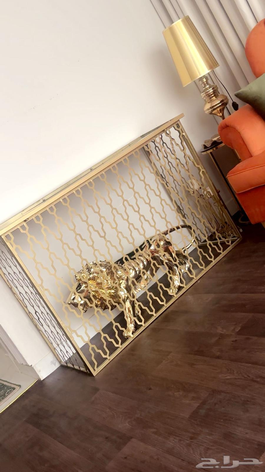 Luxury reception table for sale with tissue box at a symbolic price64497440920065110