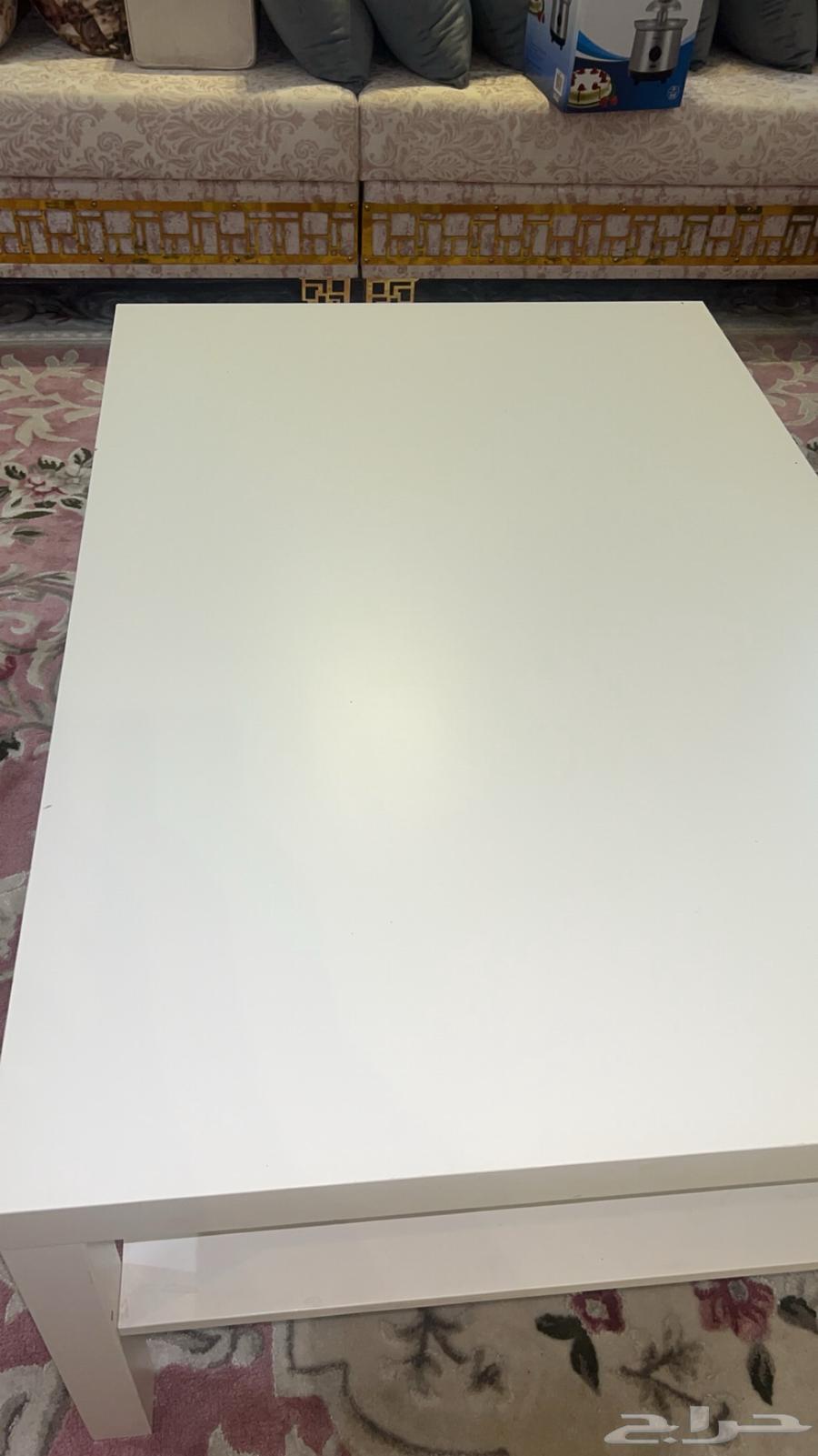 IKEA table almost new64499228771459112