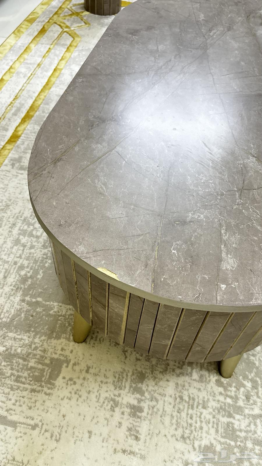 Large table and service tables64500672073731112