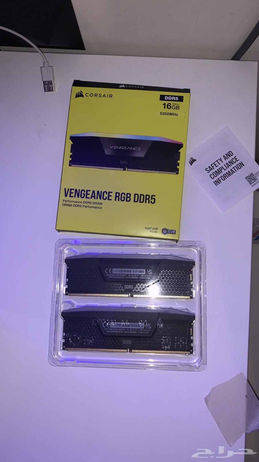 CORSAIR Vengeance RGB 16GB (2 x 8GB) DDR564498298755715110