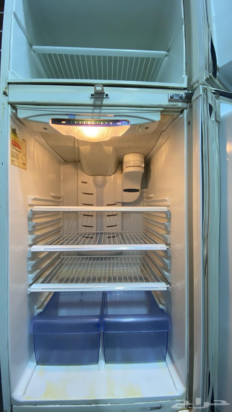 ثلاجة كبيره للبيع64501952312067110