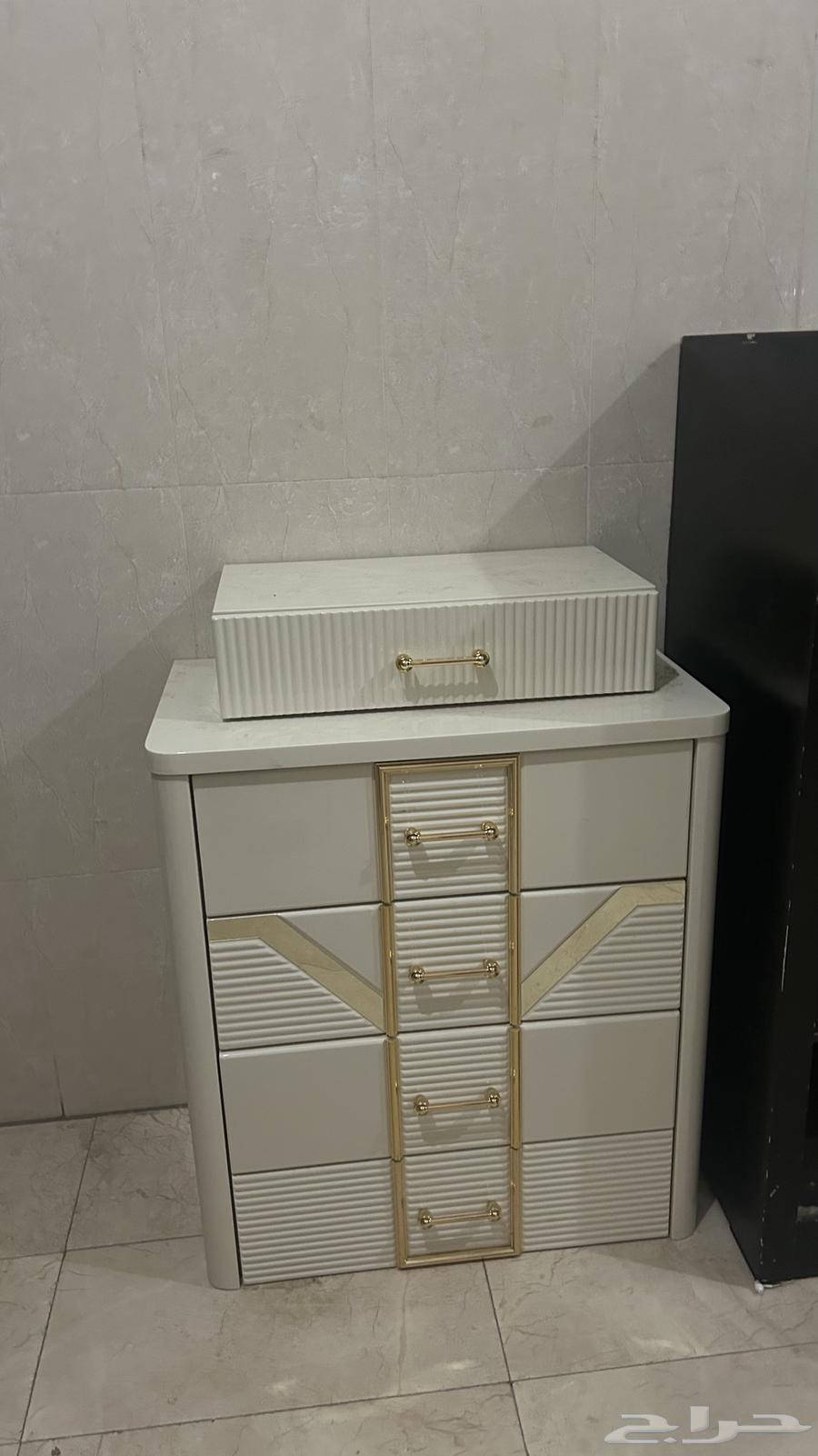 دولاب للبيع64498481129217111