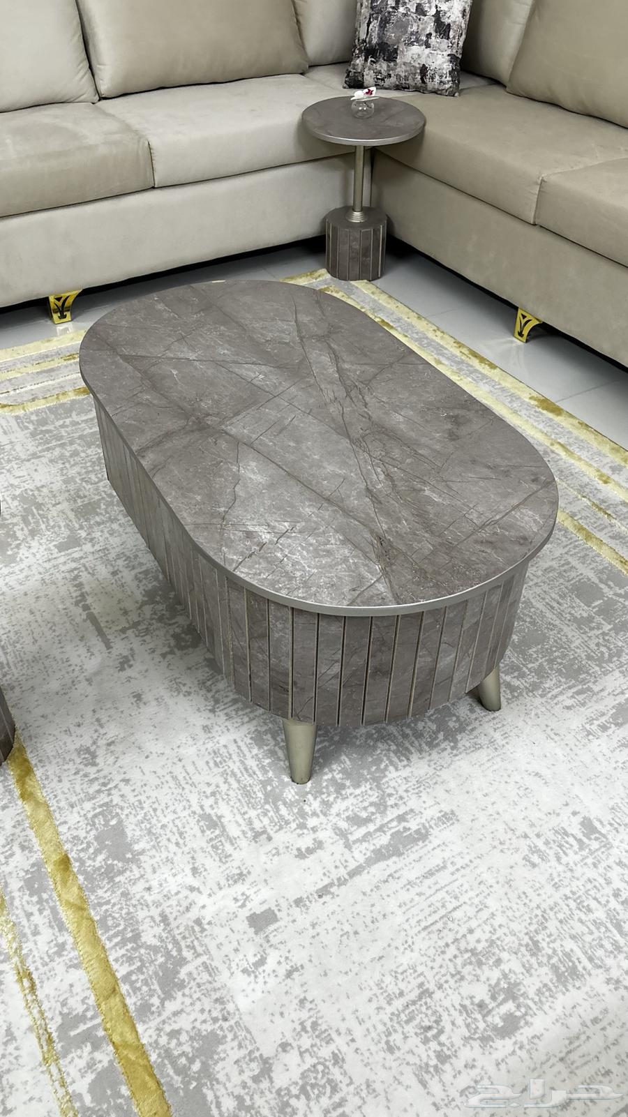 Large table and service tables64500672073731110